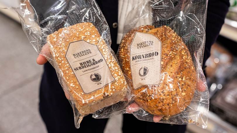Bakerens Utvalgte Havre- og surdeigsbrød samt Kornbrød vises frem på KIWI.jpg