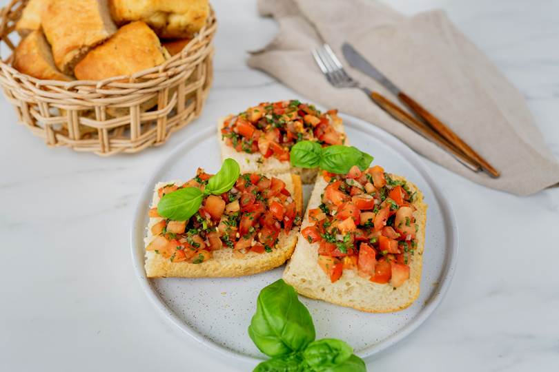 Focaccia med bruschetta.jpg