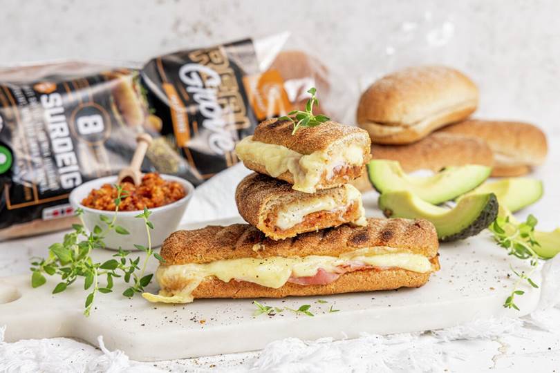 Grov pølsebrød-panini_nett.jpg